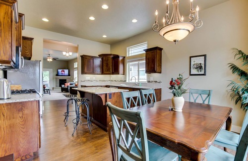 Northwest Boise City Casa | Encantadora casa adosada con gran cocina; cerca del centro de Boise!