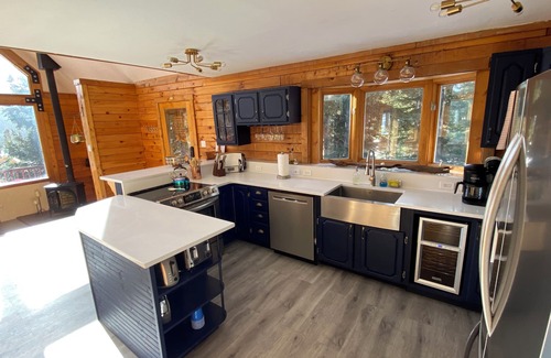 Quandary Village Casa | Lovely Two Acre Country House just Outside of Breckenridge
