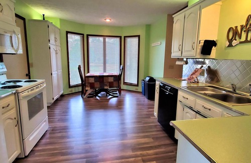 Eureka Springs Casa | Lovely two bedroom, two bath home on the 18 hole golf course