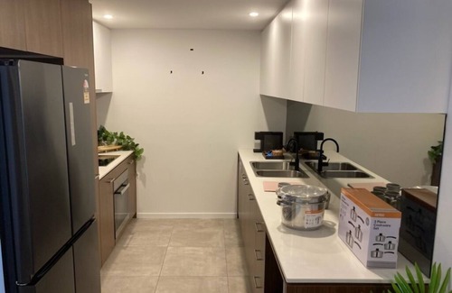 Varsity Lakes Apartamento | Lovely two bedroom apartment in Varsity Lakes with great amenities - pool, gym
