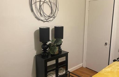 Trenton Apartamento | Lovely two bedroom apartment in Historic Trenton.