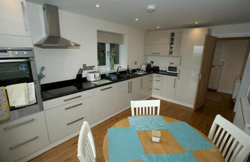 Blackford Casa | Lovely two bedroom bungalow with hot tub