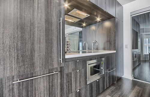 Bloor-Yorkville Apartamento | Lovely Two Bedroom, Two Bathroom Condo in Heart of Yorkville