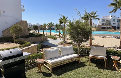 El Gouna Chalet De Esquí | Lovely unit ground at Swanlake el Gouna