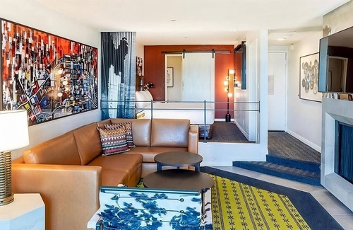 Norma Triangle Hotel | Lovely Unit, Pet-Friendly! Discover Pizza Dough Pizzeria & Bar!