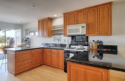 Oxnard Shores Casa | Lovely vacation home - 10-min walk to the beach!