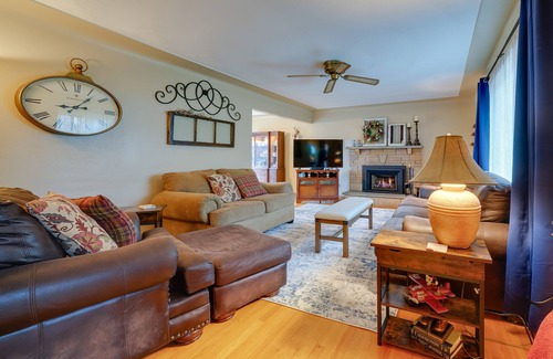 Bakerstown Casa | Lovely Valencia Home w/ Yard & Private Pool!