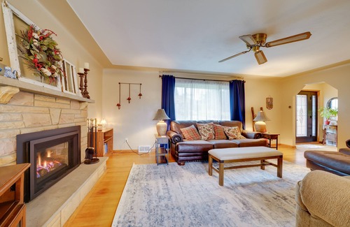 Bakerstown Casa | Lovely Valencia Home w/ Yard & Private Pool!