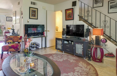 Ventura Casa | Lovely Ventura Home: Prime Location & Pool Access!