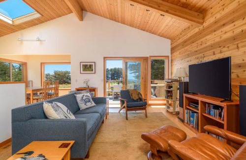 Sea Ranch Casa | Lovely Views - Walk To Shell Beach
