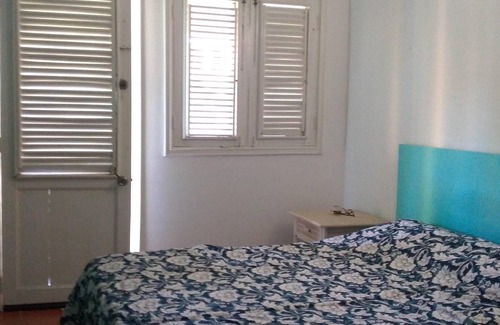 El Callejon Casa | Lovely villa 5 minute walk to the beach in the center of town