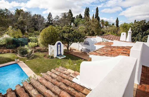 Portimao Casa | Encantadora villa para max. 6 personas con hermoso jardín y piscina privada.