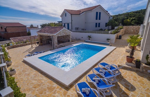 Premuda Villa | Lovely Villa Temida, on the Island Premuda