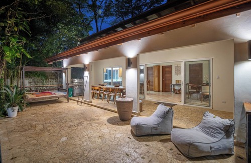 Playa Guiones Villa | Lovely Villa with private path to Surf in Guiones