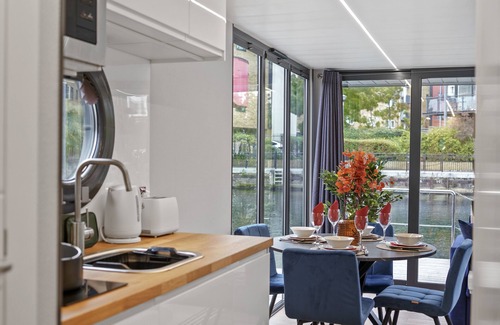 Canary Wharf Alquiler De Eote | Lovely Water Lodge in London - Sleeps 6