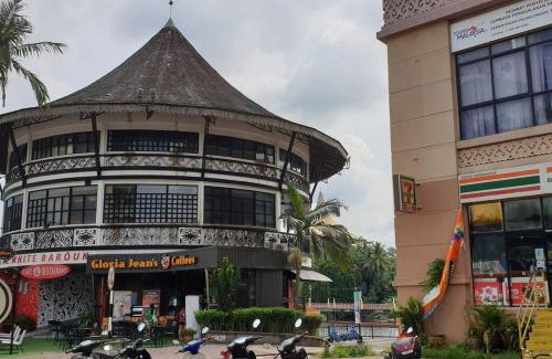 Kampung Surabaya Apartamento | Lovely Waterfront Riverbank Suite with Pool A2