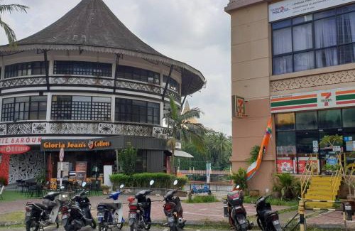 Kampung Surabaya Apartamento | Lovely Waterfront Riverbank Suite with Pool