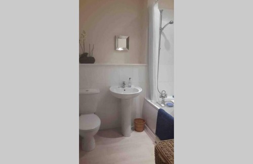 North West Apartamento | Lovely well kept 2 bedroom west end flat.
