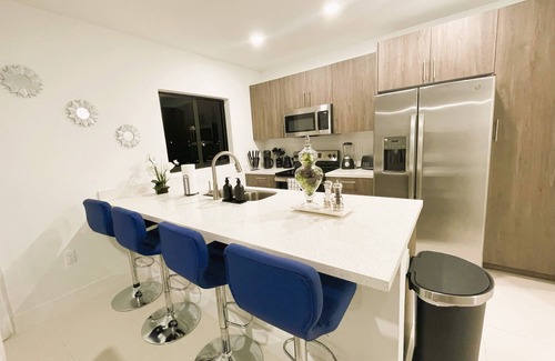 Florida City Casa | Lovely Wonderlux House 5BR by FL Keys MIA Marina