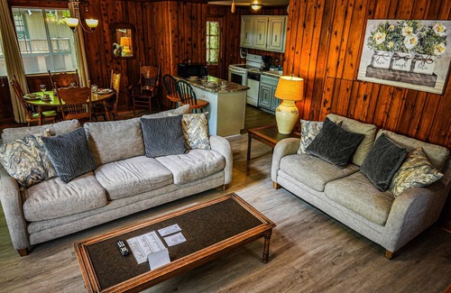 Pine Mountain Chalet De Esquí | Lovely wooded view chalet is your weekend escape!