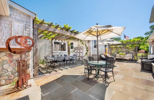 Hampton Bays Casa | Lovely Year Round Vacation Home in the Hamptons