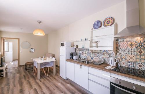 Cavacos Apartamento | LovelyStay - Sweet Escape II - Backyard