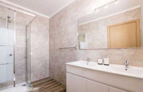 Cavacos Apartamento | LovelyStay - Sweet Escape II - Backyard