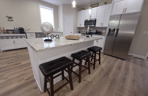 Bowling Green Casa | Loving Union Stay at Sunnyside Spacious 5-bedroom house Bowling Green-Sleeps 11