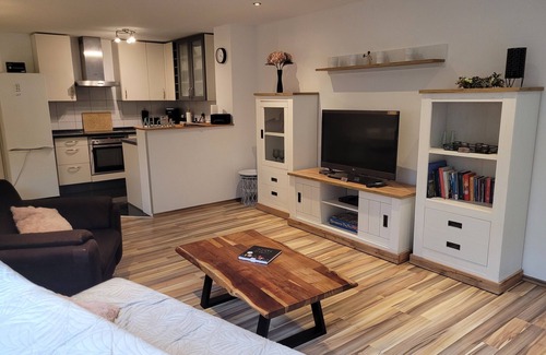 Warthausen Apartamento | Lovingly furnished vacation apartment with private entrance and parking space