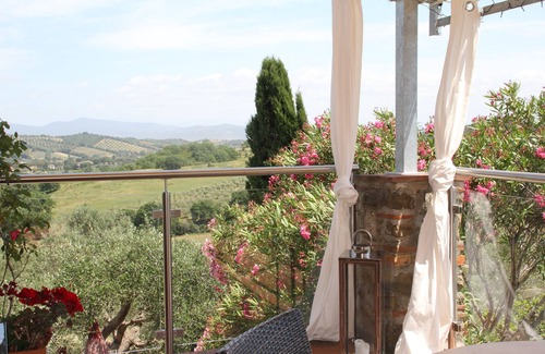 Caldana Casa | Lovingly renovated country house in the olive grove with large panoramic pool, air conditioning