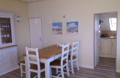 Juist Apartamento | Apartamento recientemente renovado con mucho amor con 'vista soñada' del mar