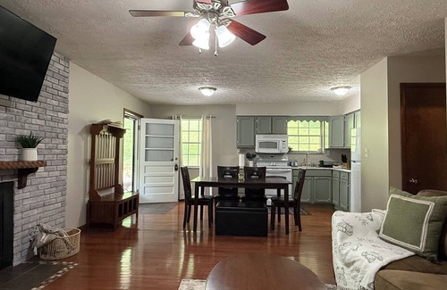 Shoals Casa | Low Key Living Hideaway