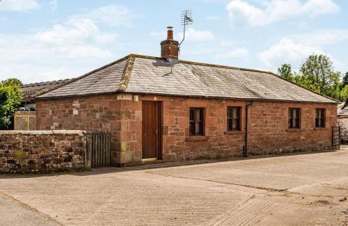 Carlisle Casa | Low Moat