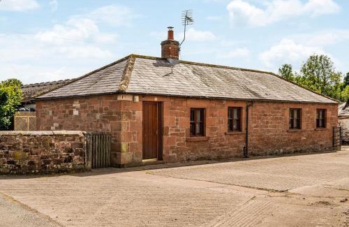 Carlisle Casa | Low Moat