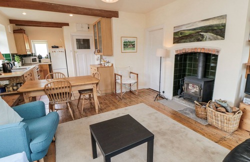 Hartoft Cabaña | LOW MUFFLES BRIDGE, family friendly, with open fire in Pickering