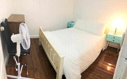 Granville Cama Y Desayuno | Low price clean linen and free stuff No 2 plenty of on street parking G1