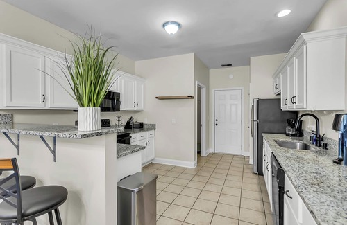 North Charleston Casa | Lowcountry Luxe: Spacious 4BR Oasis in Charleston!