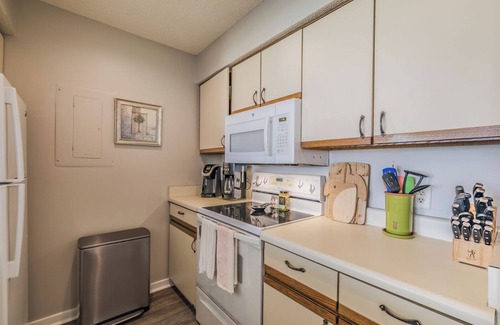 Beachwalk Condominio | Lowcountry Meets Coastal! King Bed! 2nd Floor View