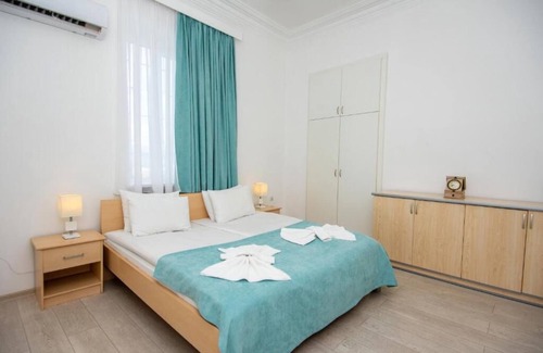 Vera Hotel | Lowell Hotel