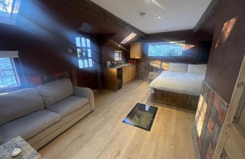 Honley Chalet De Esquí | Lower batter farm