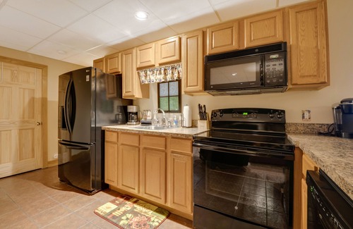Boyne Falls Condominio | 1BR Disciples Village Condo - Cerca de Boyneland - A pie de esquí / vida nocturna!