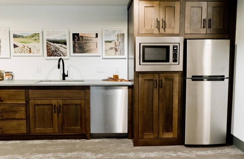 Logan Apartamento | Lower Flat Luxury Suite - 920 SQ FT - Launchpad perfecto para cualquier aventura