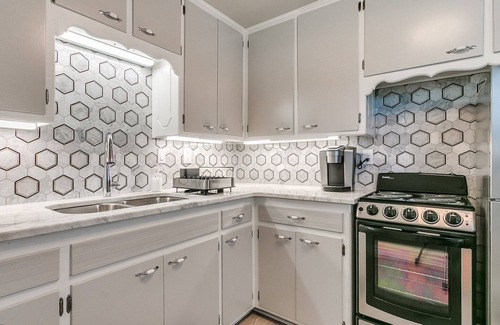 Norman Casa | Lower Level Campus Property Right Next To The Stadium!