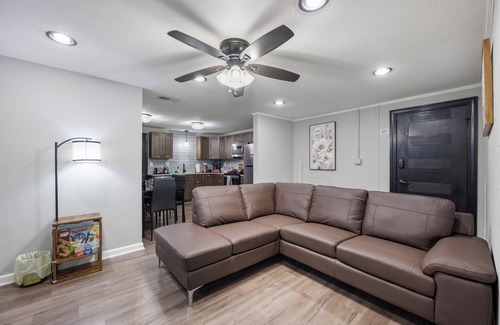 Statesville Apartamento | “Lower Magnolia”- HIGH Quality Mattress & Pillows, Fully stocked, Great Deal!