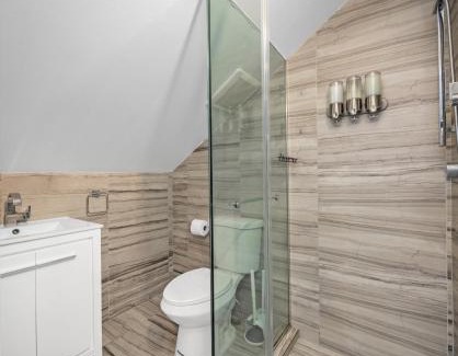 Financial District Apartamento | Lower Manhattan 3BR Gem, Perfect for Families