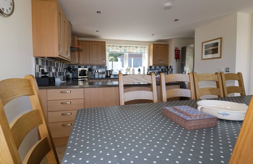 Coverack Casa | LOWER MELLAN BARN, pet friendly, luxury holiday cottage in Coverack