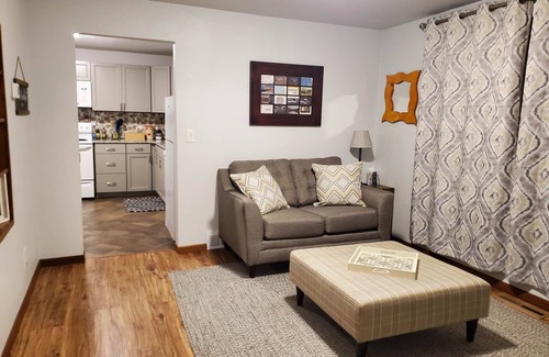 Fargo Apartamento | Lower Unit-Hawthorne Area-15 min walk 2 Dwtn Fargo