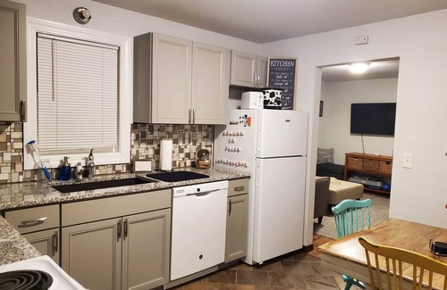 Fargo Apartamento | Lower Unit-Hawthorne Area-15 min walk 2 Dwtn Fargo