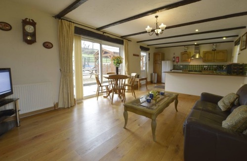 Colyton Cabaña | Lower Wadden Farmhouse and Annexe, SOUTHLEIGH
