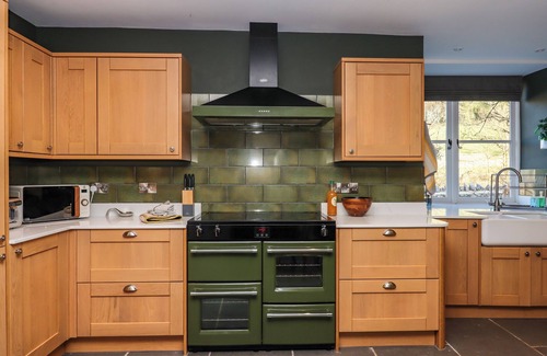 Stoke Gabriel Cabaña | LOWER WELL FARM HOUSE, pet friendly, with open fire in Stoke Gabriel